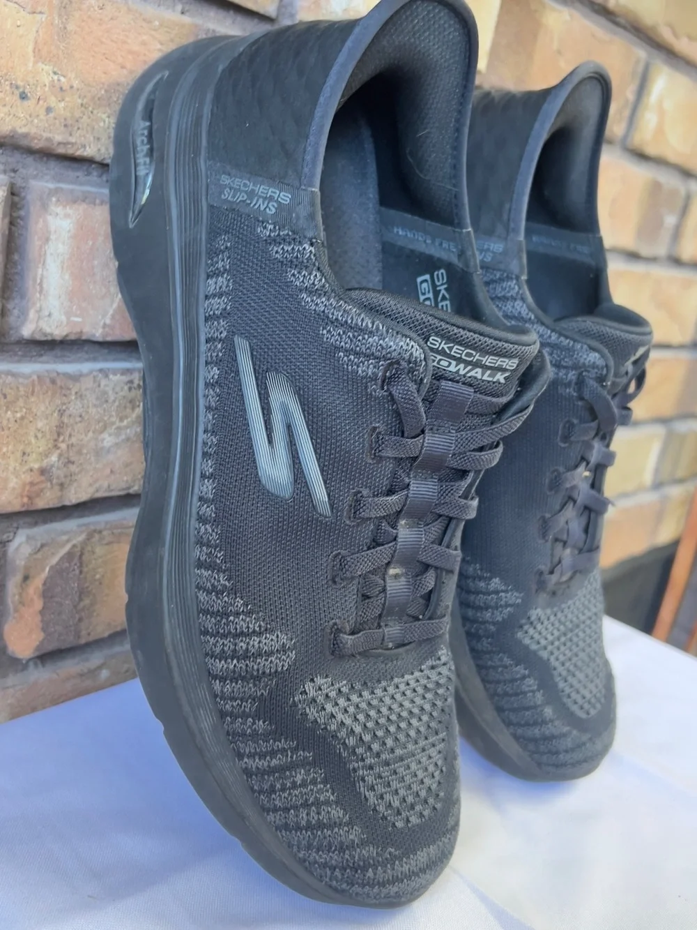 Skechers lightweight knit
